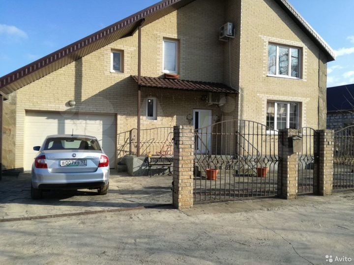 Дом 216 м² на участке 11 сот.