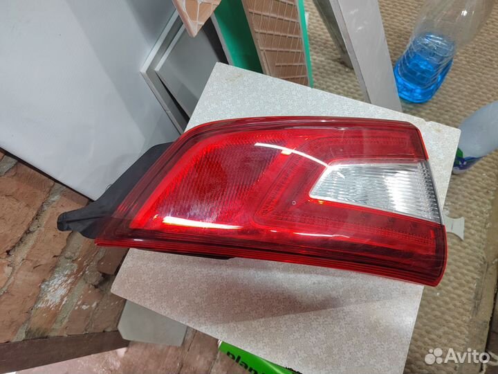 Фонарь задний левый внутренний Nissan qashqai j11