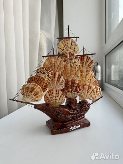 Корабль статуэтка из ракушек