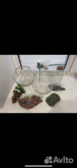 Аквариум, камешки, сачок, корм для рыб