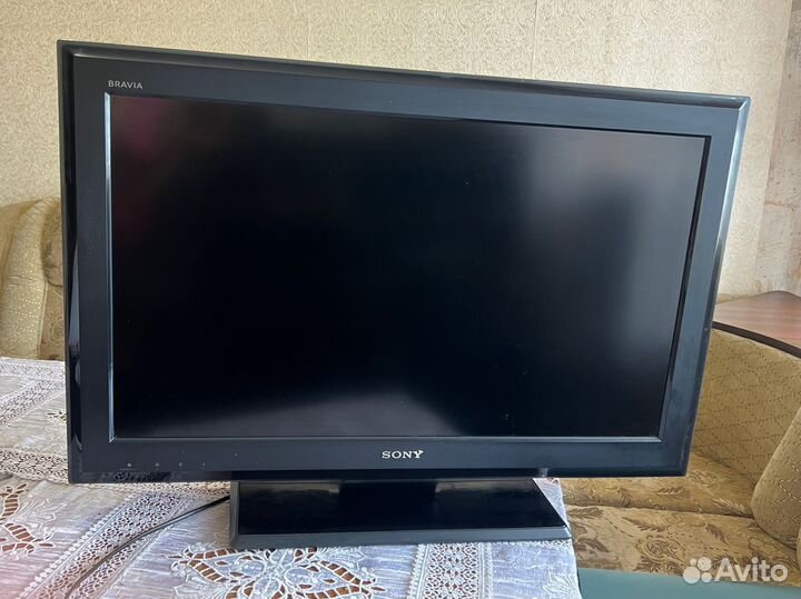 Телевизор с кронштейном