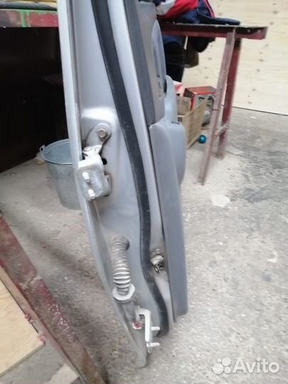 Дверь задняя правая Тойота funcargo 2000 год