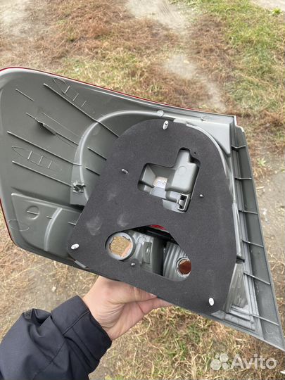 Продам заднюю фару на алион 240