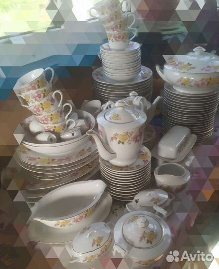 Сервиз столовый 12 персон 96 предметов. Япония