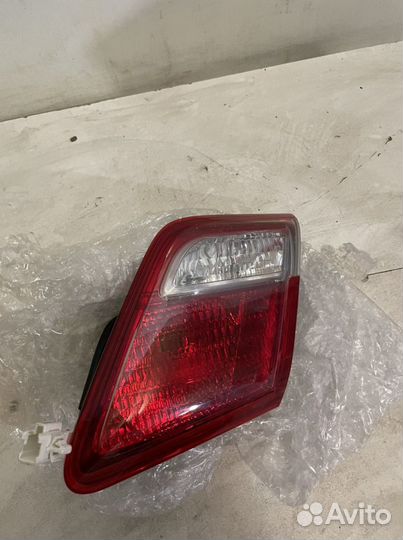 Фонарь задний внутренний Toyota Camry XV40