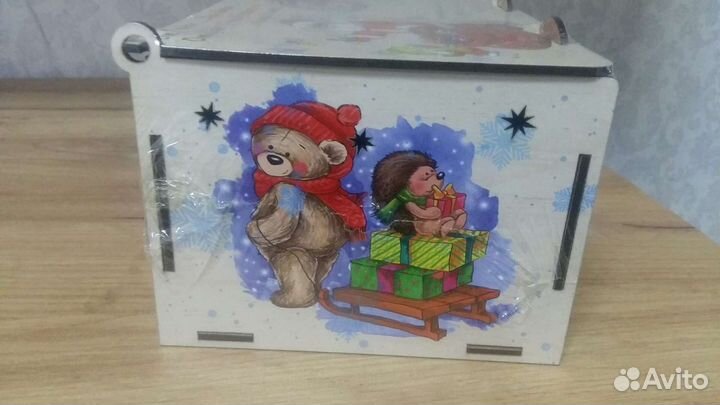Новогодняя коробка для подарков