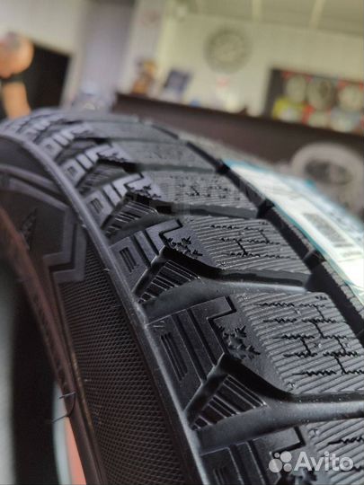 Goform W766 215/50 R17