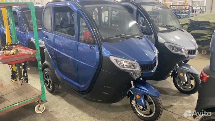 Трицикл с кабиной GreenCamel Шторм (2200W 50км/ч)