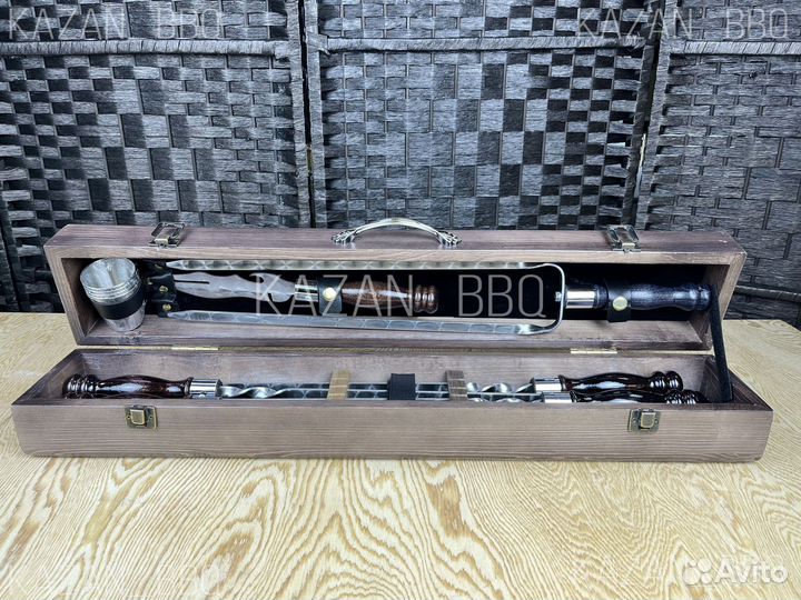 Подарочный набор шампуров в деревянном кейсе