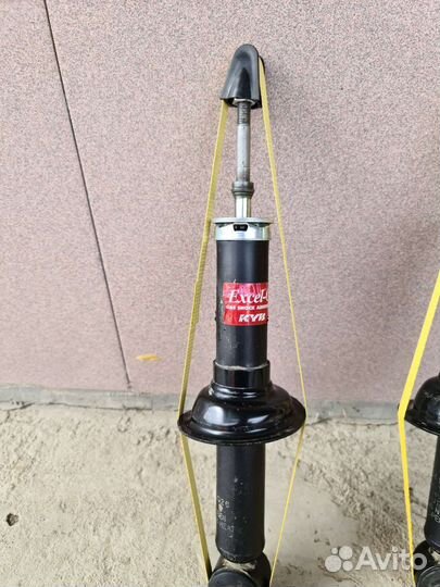 Стойки амортизатора задние на Митсубиси Лансер 10