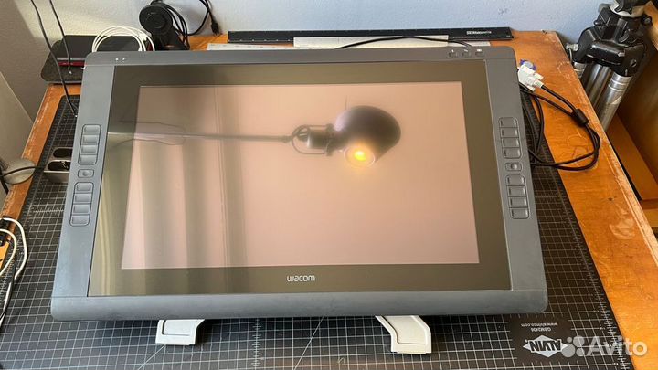 Графический планшет Wacom Cintiq 22HD Touch