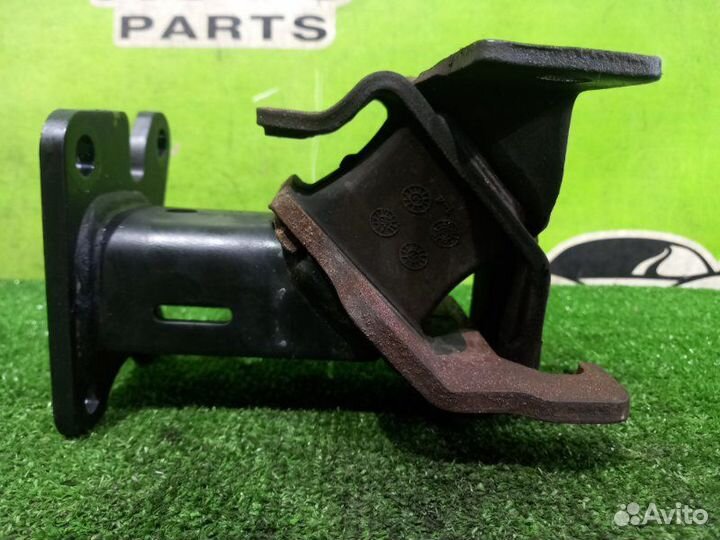 Подушка двигателя nissan NV350 caravan VW6E26 YD25ddti 2016 Лев