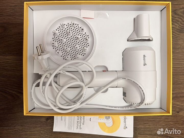 Фен для волос светодиодный Deerma DEM-CF30W