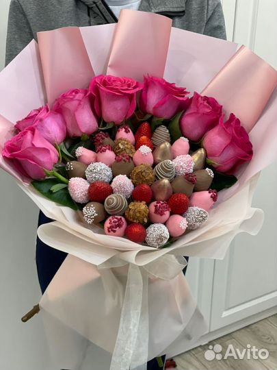 Клубничный букет с шоколадом