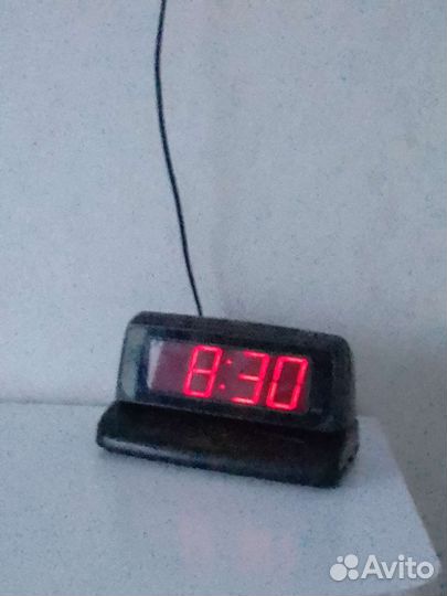Часы электронные настольные СССР