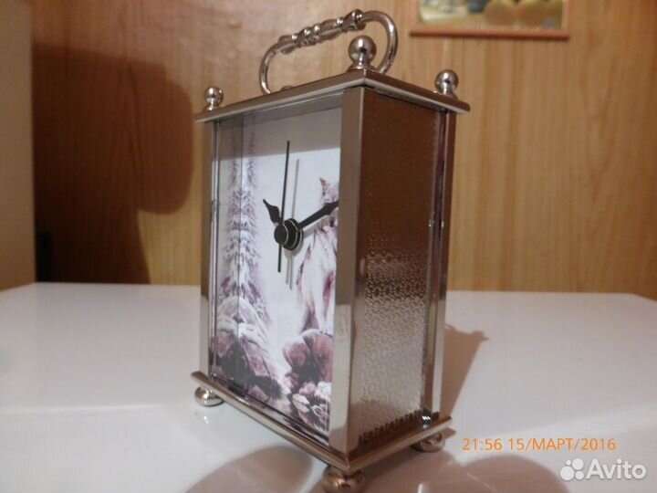 Настольные часы-будильник