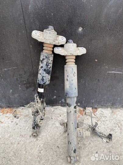 Амортизатор задний правый Kia Stinger /Кия Стингер