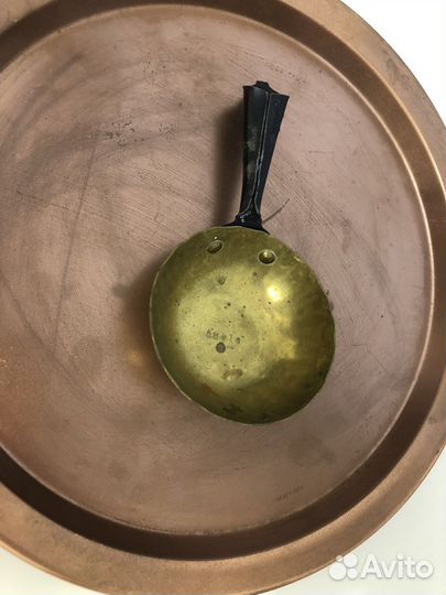 Миниатюрный латунный черпачек