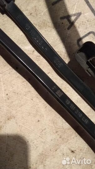 Поводок стеклоочистителя передний левый Opel Astr