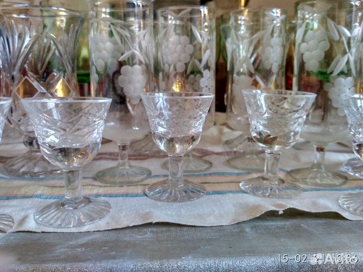 Фужеры И хрустальные рюмки и другое
