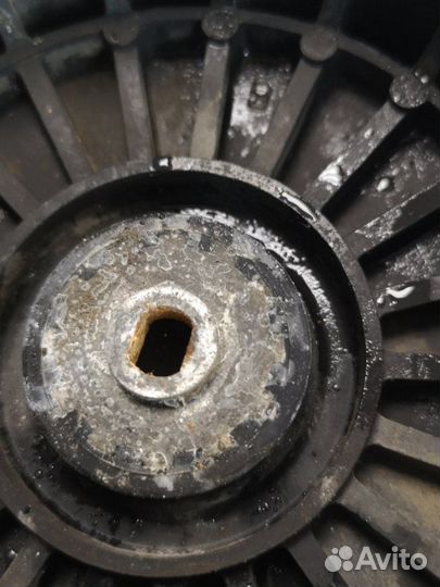 Крыльчатка вентилятора Mitsubishi Pajero V97W 2007