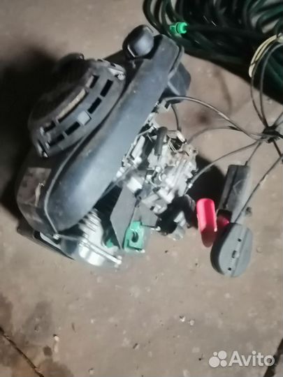 Двигатель на газонокосилку