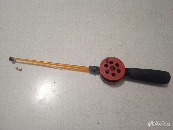 Поплавки, удочка для зимней рыбалки