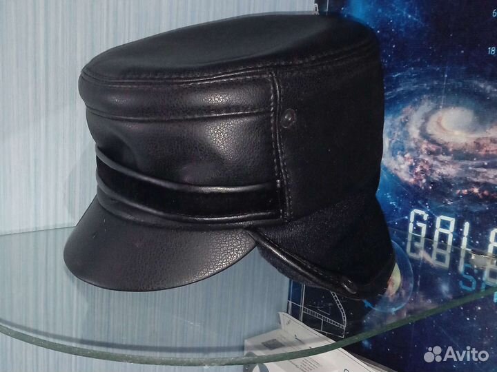 Шапка с козырьком