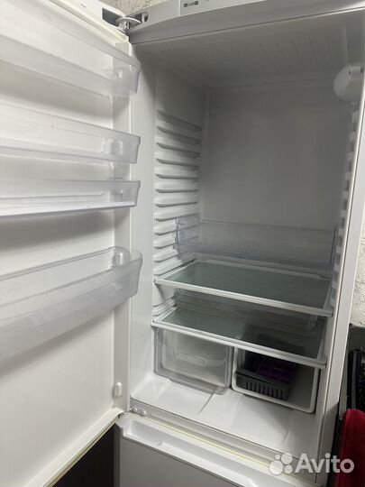 Холодильник indesit