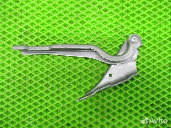 Петля капота правая Volkswagen Polo 6 MK6