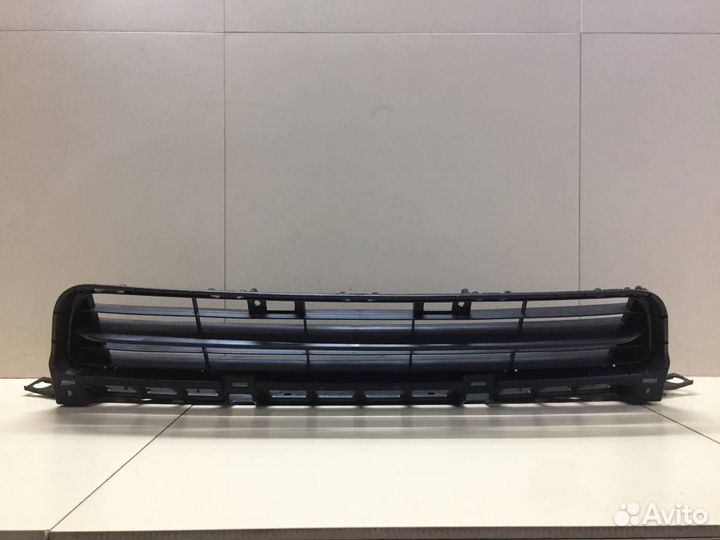 Решетка в бампер центральная Honda Civic 4D 2006-2012