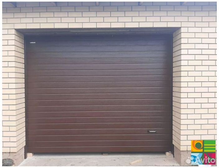 Секционные ворота для гаража alutech