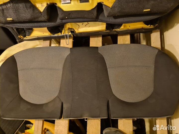 Сиденье заднее Hyundai Solaris седан 2012