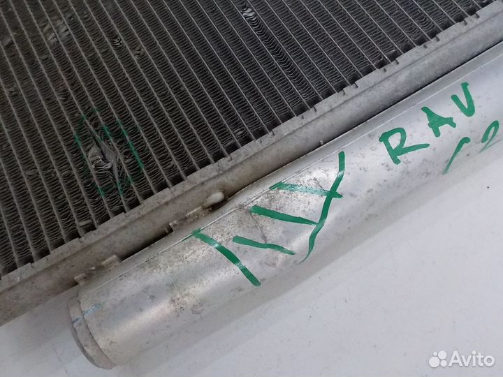 Радиатор кондиционера на Toyota RAV-4