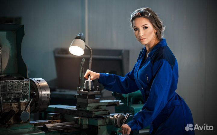 Токарь станочник