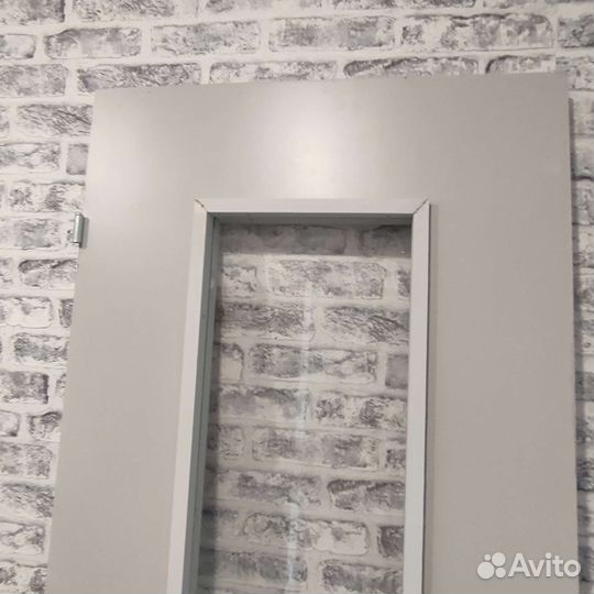 Дверь межкомнатная со стеклом с новостройки