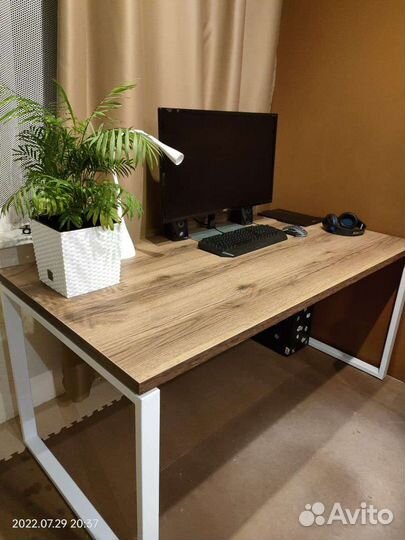 Стол в стиле лофт