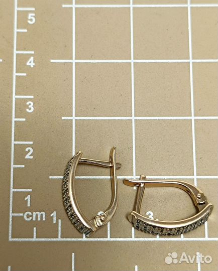 Золотые серьги женские, фианиты, английский замок, вес 3,54г