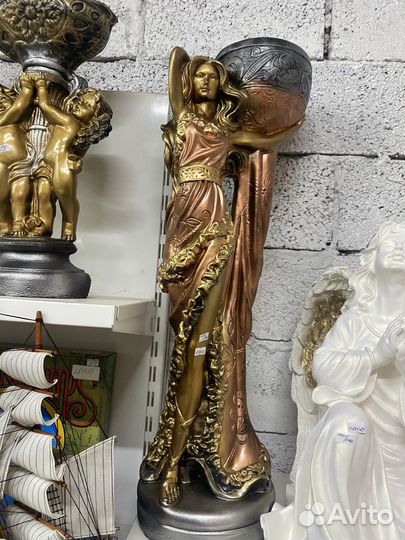 Статуэтка Эмилли