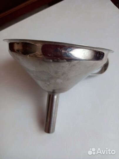 Воронка с фильтром из нержавеющей полированной ста