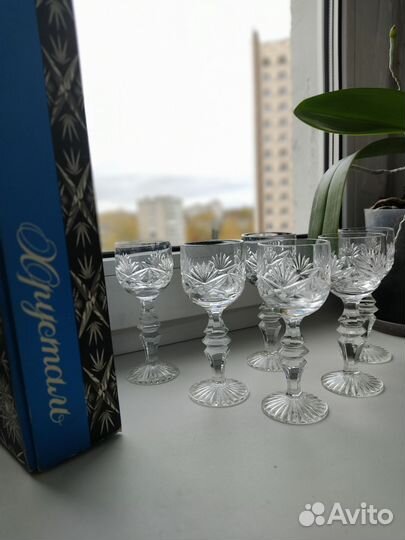 Хрустальные рюмки