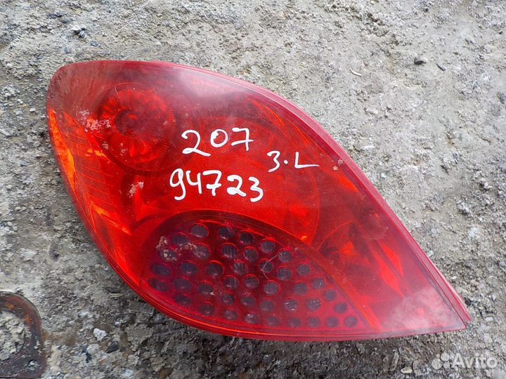Фонарь задний левый Peugeot 207