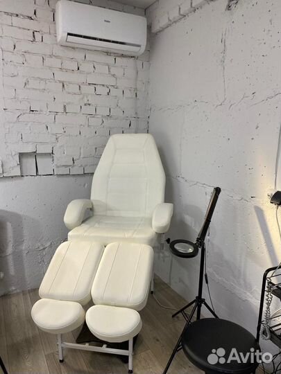 Сдам рабочее место мастера маникюра/бровист