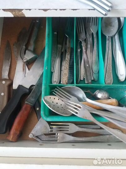 Кастрюля-4л,бидон,таз-эмаль. ложки, вилки-Новое