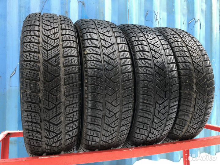 Pirelli Scorpion Winter 215/70 R16