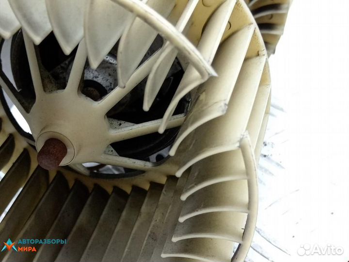 Моторчик печки BMW 5 E39 2000 64118385558