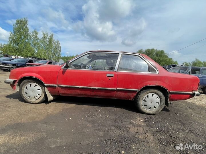 В разборке Opel Rekord