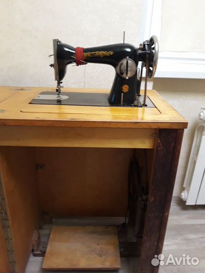 Подольская ножная швейная машинка
