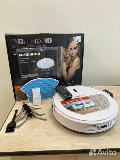 Робот-пылесос Redmond RV-R450