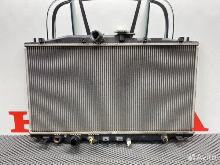 Радиатор охлаждения двигателя Honda Accord 7 CL